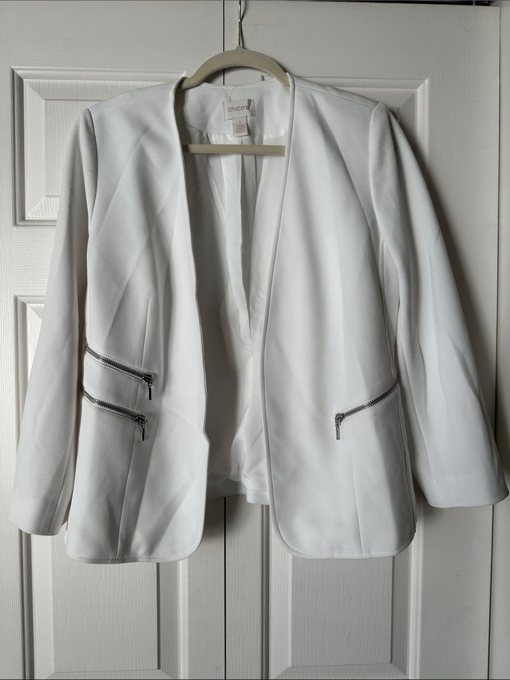 Chico's White Collarless Blazer with Silver Zipper Accents size 1
